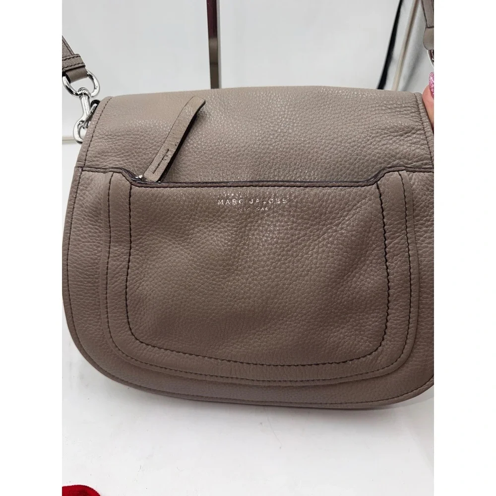 Marc Jacobs Empire City Messenger Taupe Pebbled Leather Crossbody Bag M0013044